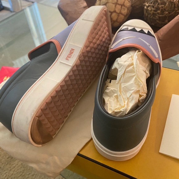 Sneakers - Picture 4 of 6